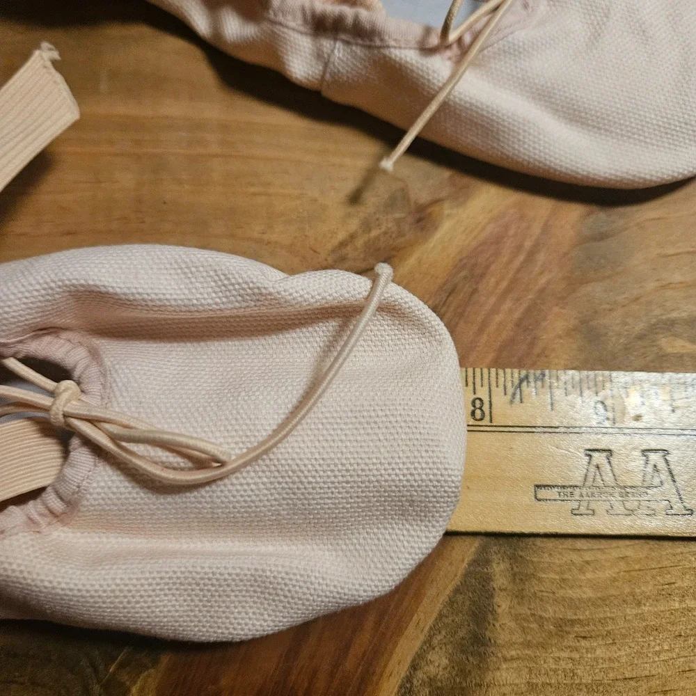 Bloch Pink Canvas Ballet Slippers Girls Size 1.5 D Split Sole Dance Shoes